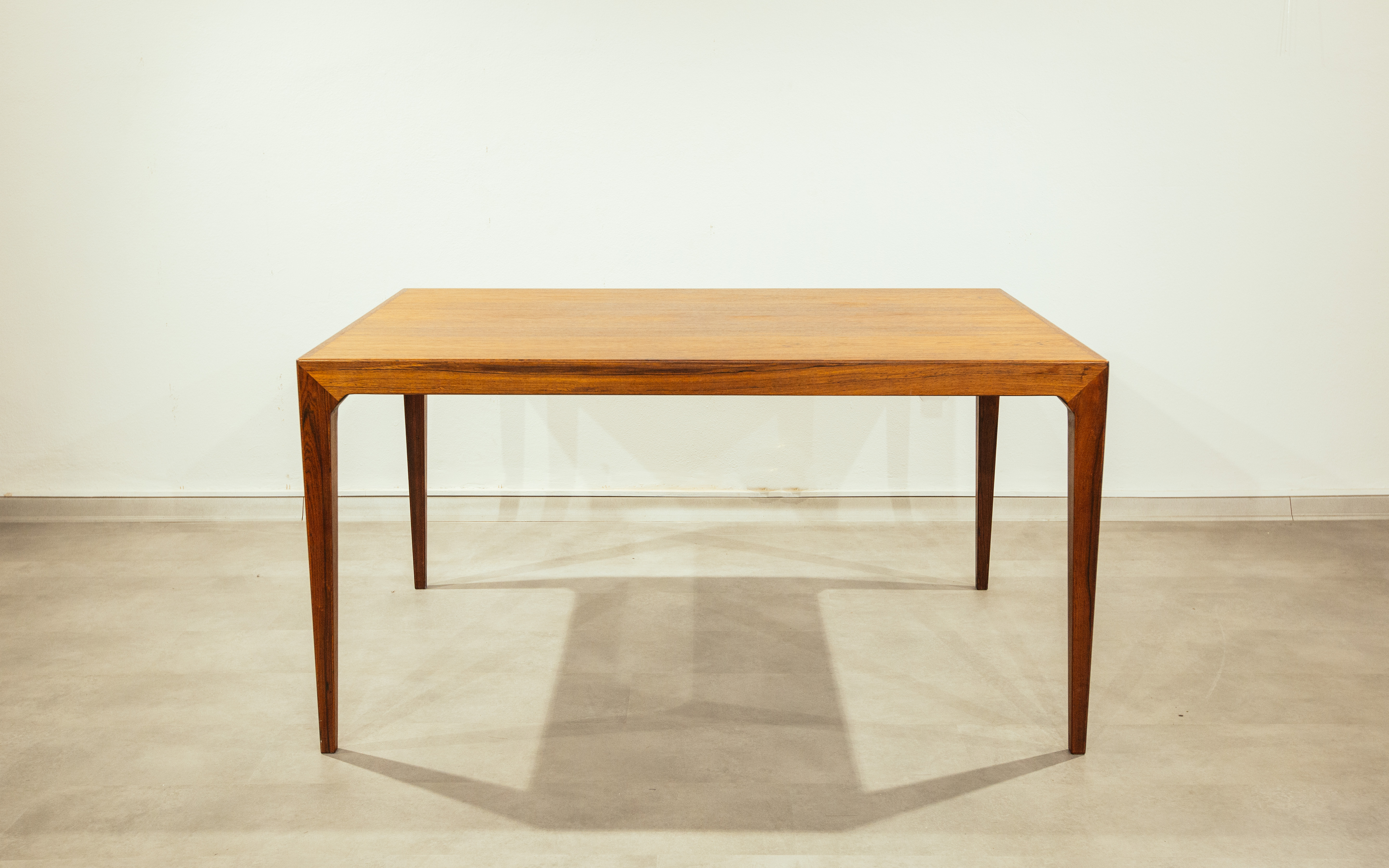 Poul Hundevad dining table